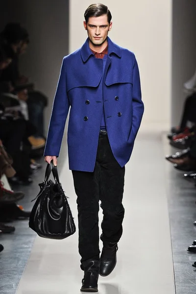 Look 12